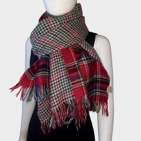 Large Blanket Scarf Reversible Houndstooth Plaid w/Fringe Red/Navy/Off-White - Picture 1 of 7